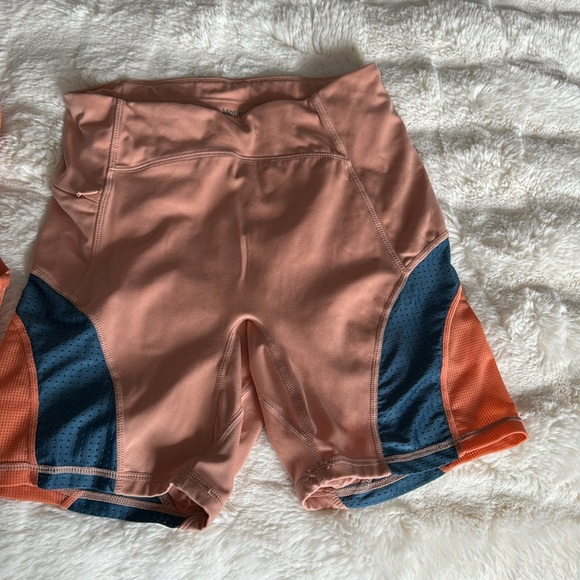 Fabletics Biker Short & Sports Bra Set - Picture 4 of 7